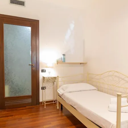 Welcomely - Central Tharros * Oristano