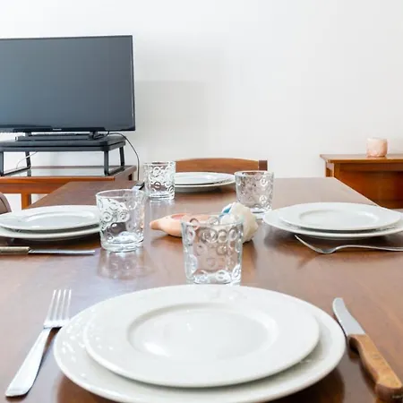 Welcomely - Central Tharros Apartamento Oristano